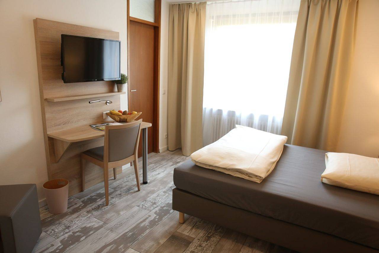 Kemnater Hof Gmbh -Apartments- - Klein Apartment in Ostfildern, Landkreis Esslingen