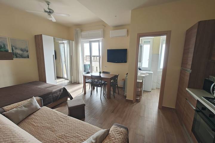 Appartamento intero, Terrae Balcony (Central Sicily Loft) Monolocale moderno hi-tech a Caltanissetta. in Caltanissetta, Provincia di Caltanissetta