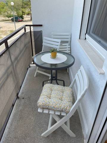 Apartment for 3 People in Zaboric, Croatian Adriatic, Photo 3