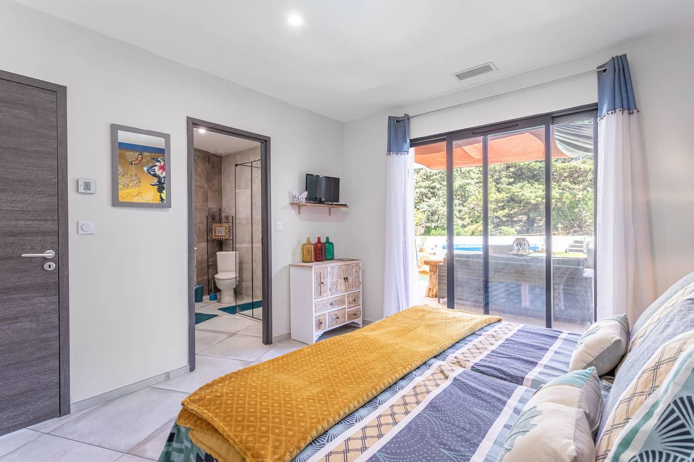 Apartamento entero, Apartamento 'L'occitane' con terraza compartida, jardín compartido y Wi-Fi in Treilles, Region de Narbonne