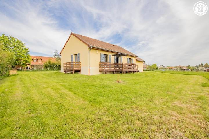 Gîte pour 4 personnes, avec jardin à Messey-sur-Grosne