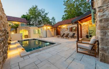 Ferienhaus für 10 Personen, mit Pool und Terrasse, mit Haustier in Zadar