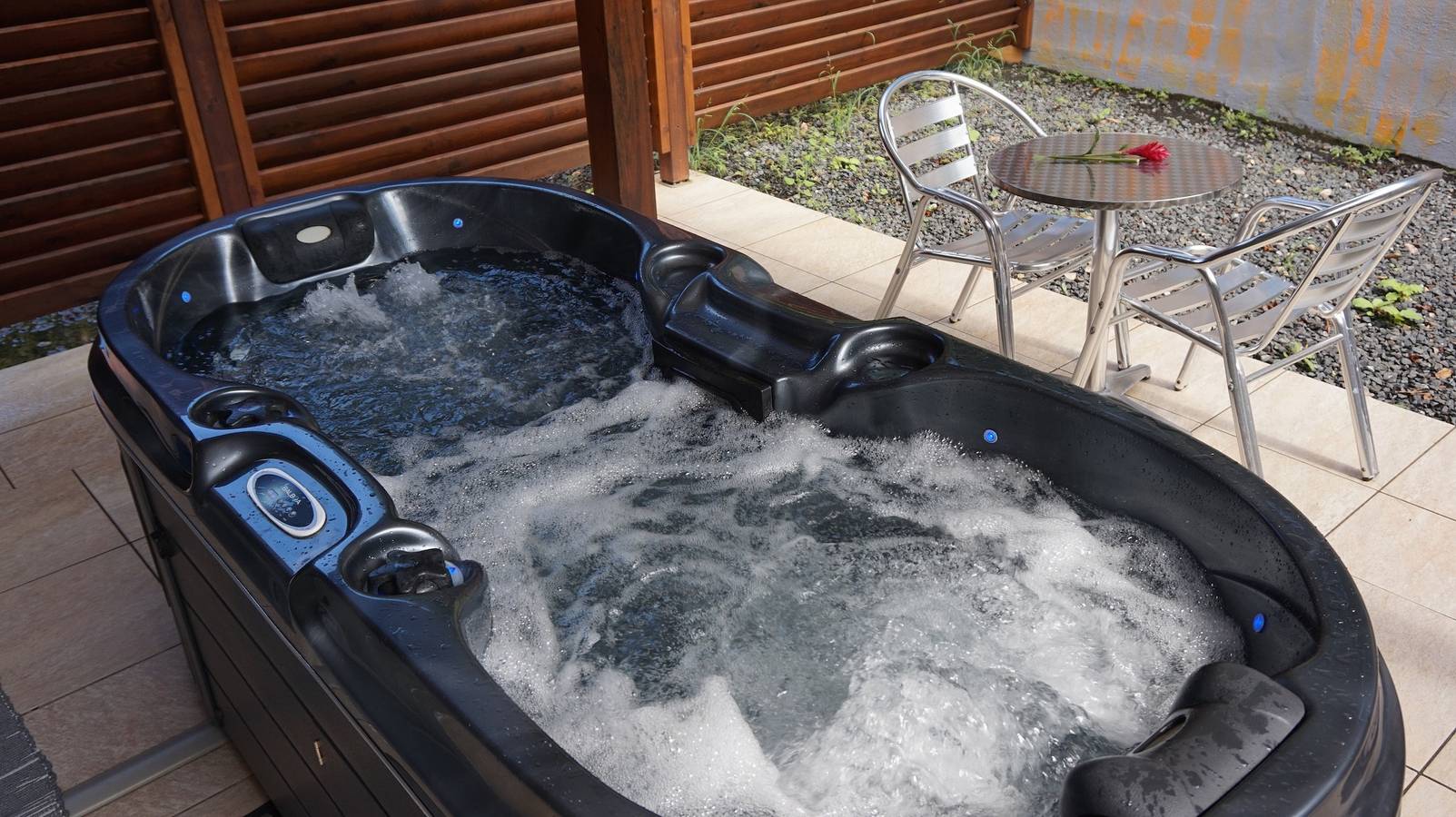 Ganze Wohnung, Romantisches Apartment in Deshaies - 46 m² - Spa und Pool in Deshaies, Guadeloupe