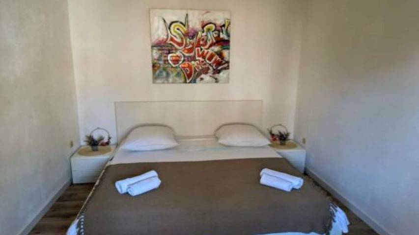 Apartament wakacyjny dla 4 osób, z taras i basen w Podstrana
