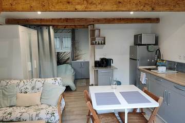 Gîte pour 4 personnes, avec terrasse et piscine à Saint-André-de-Sangonis
