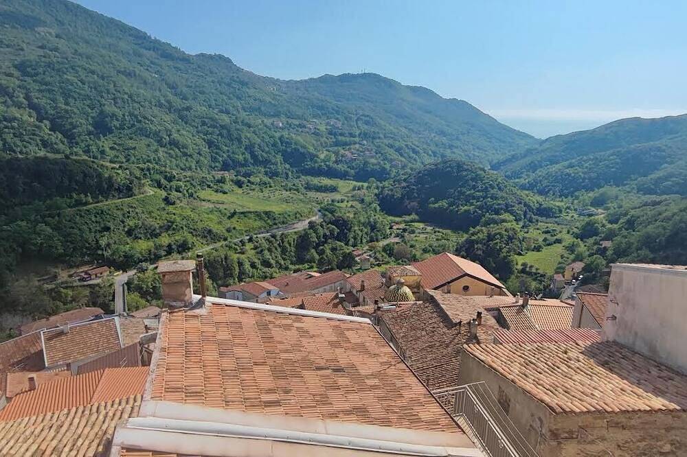 Lumira Vista – Dúplex panorámico en el casco histórico in Sangineto, Provincia de Cosenza
