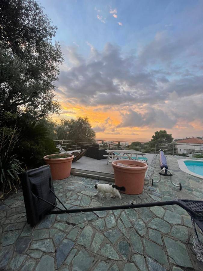 Villa pour 5 personnes, avec vue ainsi que terrasse et piscine à Bastia - 2