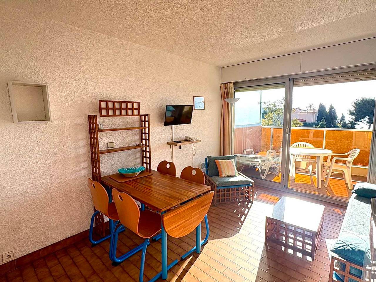Entire studio, Cozy studio for 4 with Wi-Fi and pets allowed in Roquebrune-Cap-Martin, Nice region