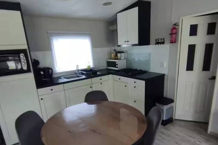 Chalet voor 4 personen, met zwembad en whirlpool in Limburg