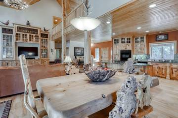 Log Cabin for 12 Guests in Shaver Lake, Kings Canyon National Park, Picture 4