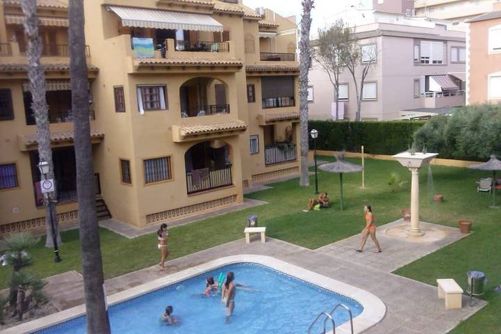 Apartamento de vacaciones para 4 personas, con jardín y piscina - 1