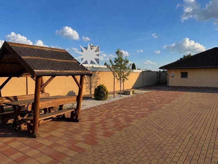 Maison d’hôte pour 2 personnes, avec jardin à Vecsés