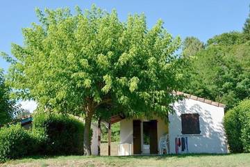 Gîte pour 5 personnes, avec vue ainsi que piscine et jardin, animaux acceptés à Fabras