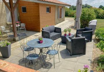 Location de vacances pour 4 personnes, avec terrasse à L'Isle-Jourdain