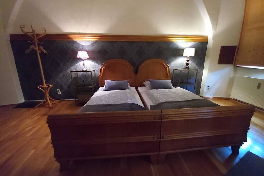 Ganze Wohnung, Geräumiges Appartement mit toller Aussicht und 3.500m2 großen Garten in Lichtenfels (Bayern), Oberes Maintal - Coburger Land