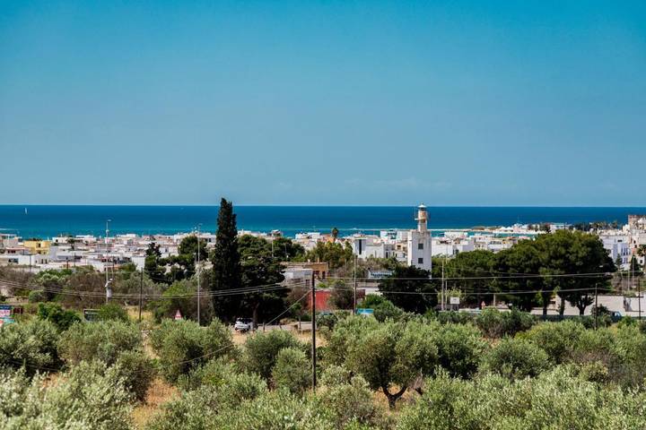 Chambre d’hôte pour 4 personnes, avec vue ainsi que jardin et piscine, adapté aux familles à Porto Cesareo - 3