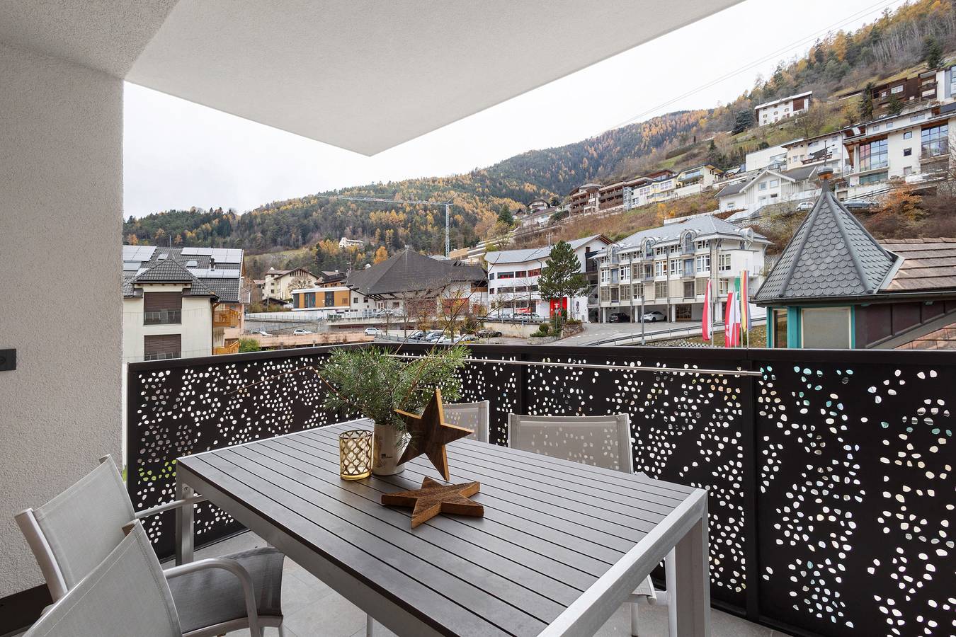 Ganze Wohnung, Ferienwohnung 'Paradeis Apartments A18' mit Bergblick, privater Terrasse und Wi-Fi in Mühlbach, Dolomiti Superski