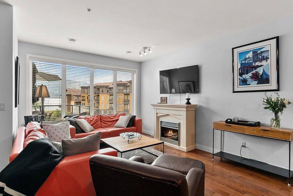 Lakefront Luxury vor Weltklasse-Weingütern in West Kelowna, Crystal Mountain