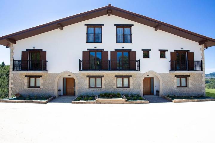 Casa de familia para 3 personas, con vistas además de jardín y piscina en Guipúzcoa - 4