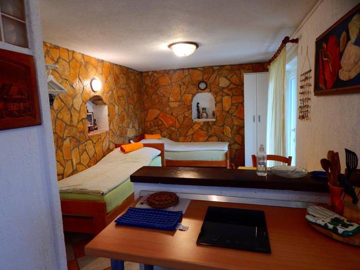 Gîte pour 2 personnes, avec vue ainsi que terrasse et jardin à Stari Grad - 4