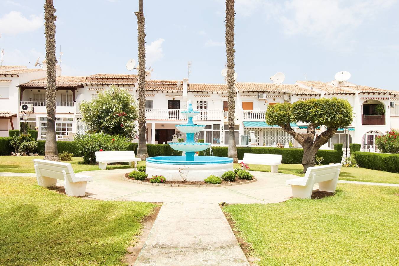 Appartement entier, Appartement "Bungalow 58" avec piscine partagée, Wi-Fi et climatisation in Torrevieja, Costa Blanca