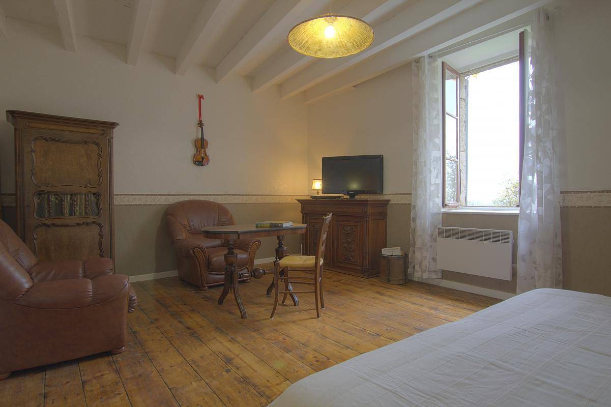 Promenade de Pinal in Coligny, Bourg-en-Bresse region