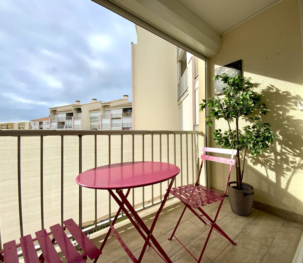 Appartement entier, Les Saladelles 1 chambre climatisé 4 pers proche plage tout à pied in Le Grau-du-Roi, Côte d'Améthyste