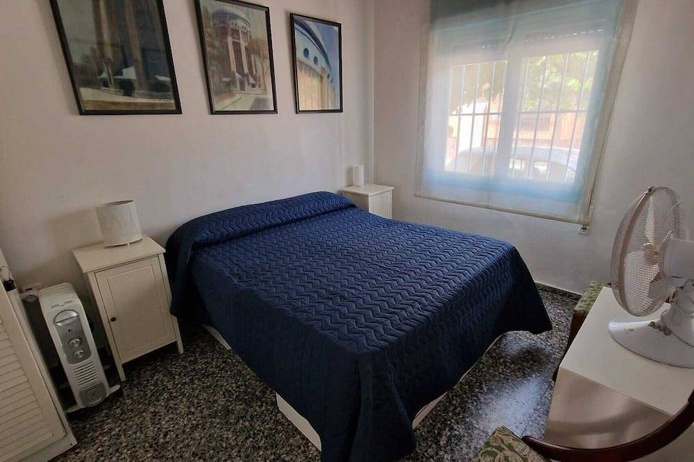 House with exclusive pool and garden 7 min walk from the beach and the center in el Campello, Costa Blanca