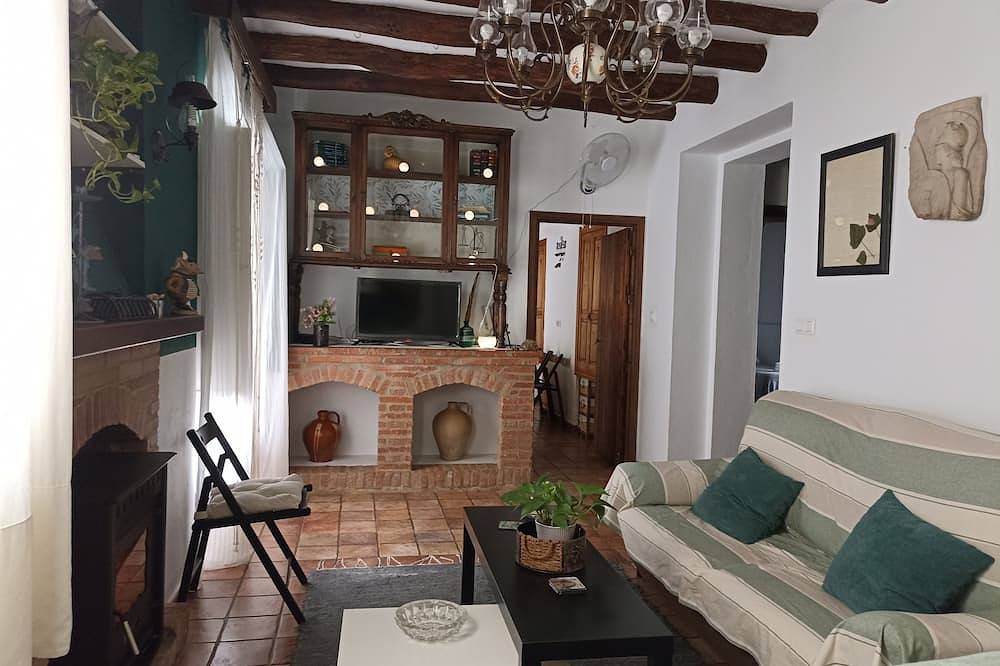 Charming Rural House in Fuentes de León. Culture, nature, fun.... in Fuentes de León, Sierra Morena