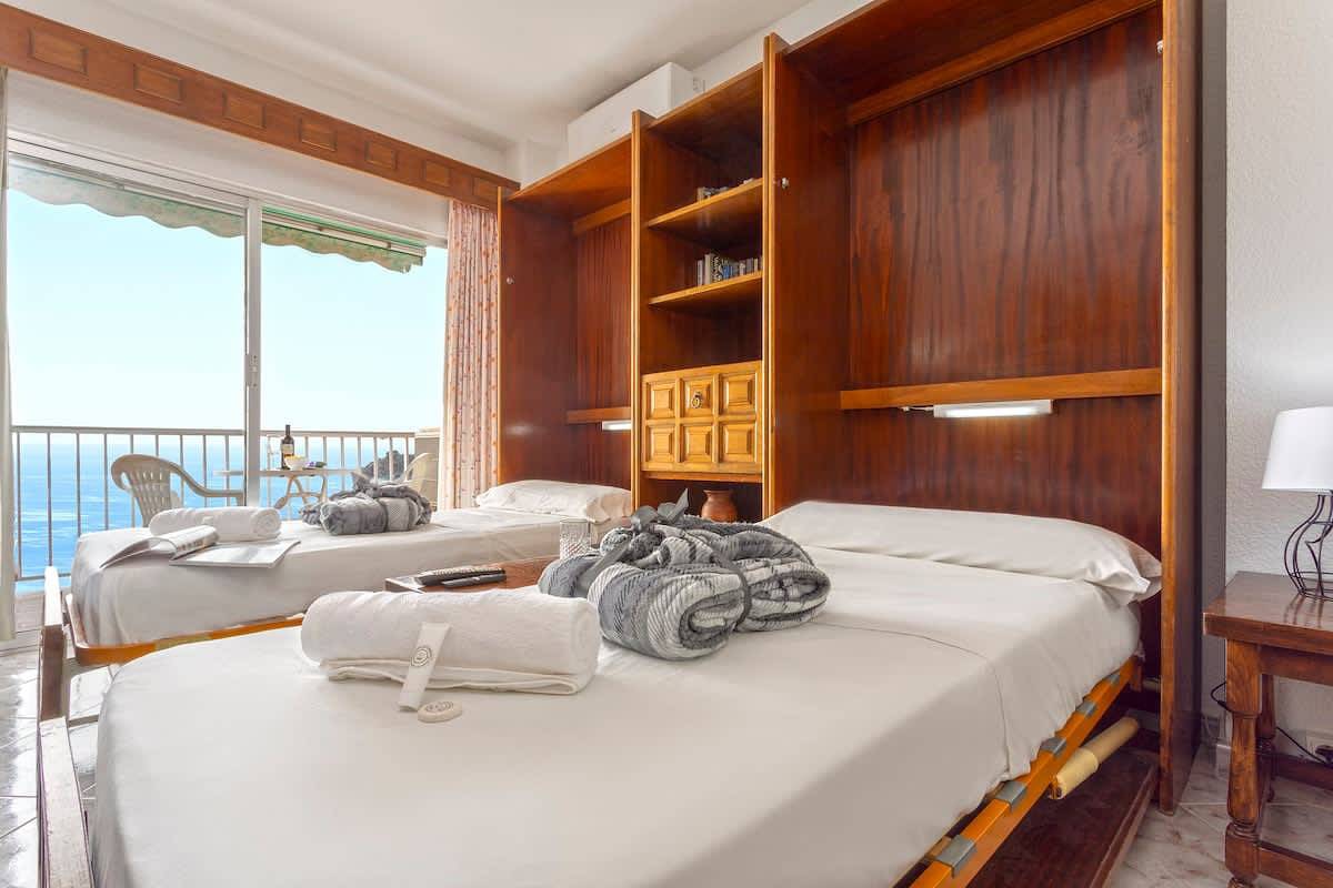 Helt studio, Beachfront Apartment, 4pers, El Paseo, A/C - Wifi in Playa Puerta del Mar, Almuñecar