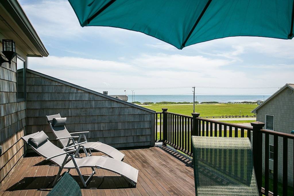 Schöne 3 Schlafzimmer, 3 Bäder gegenüber vom Strand in Narragansett, Washington County (RI)