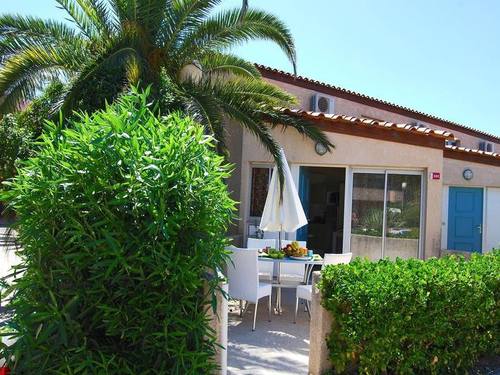Gîte pour 4 personnes, avec piscine ainsi que terrasse et jardin, animaux acceptés à Saint-Cyprien