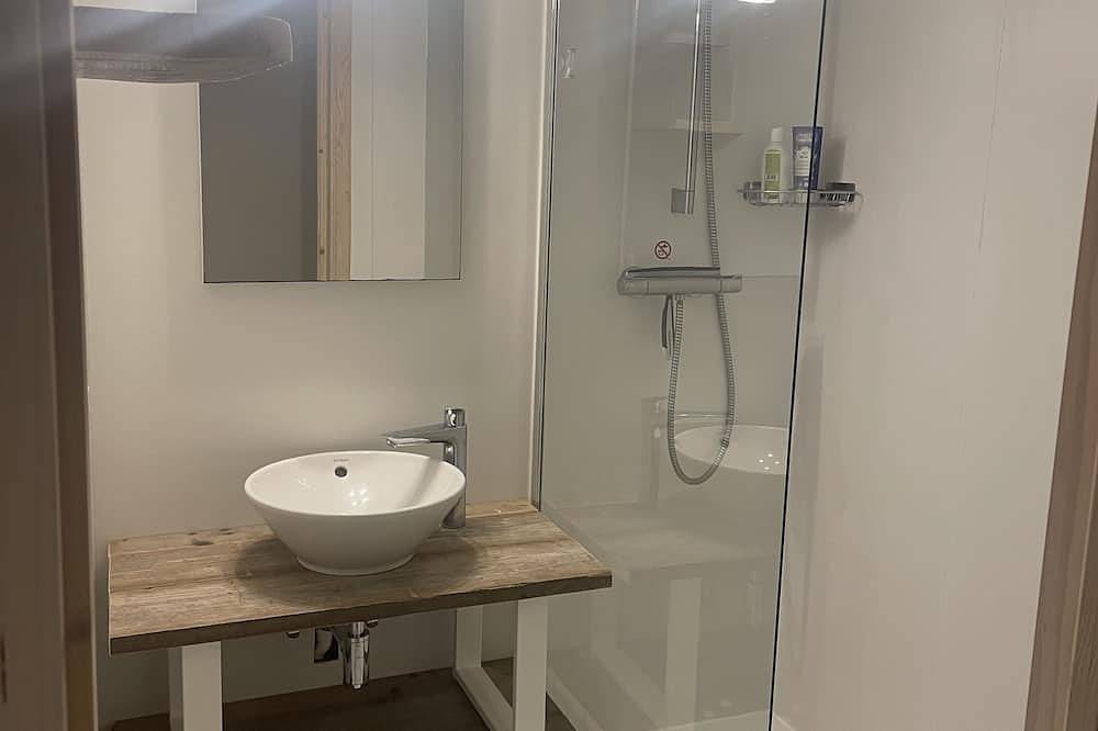 Guest house in Hill Country with sauna & hot tub and swimming pool (optional). in Dranouter, Heuvelland