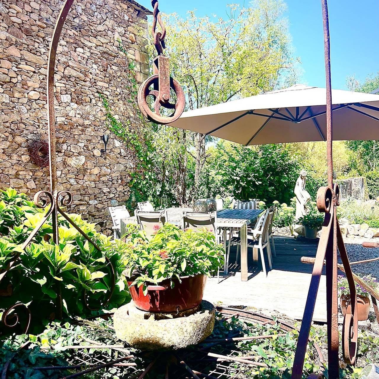 Gîte 'Chez Germaine Et Fred' avec piscine partagée, terrasse privée et Wi-Fi in Le Ségur, Région d'Albi