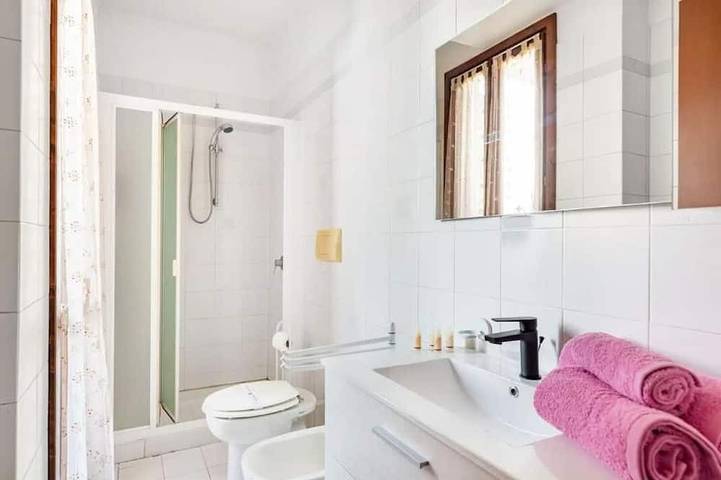 Ganze Wohnung, Self check-in 24h | Free parking | Malpensa Mxp | Direct train to Rho Fiera in Gallarate, Varese Provinz