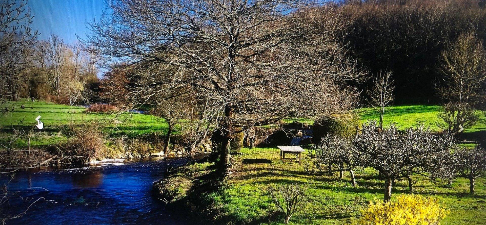 Chambre d'hôte au château de Puymoger - suite 1 in Javerlhac-et-la-Chapelle-Saint-Robert, Parc naturel régional Périgord-Limousin