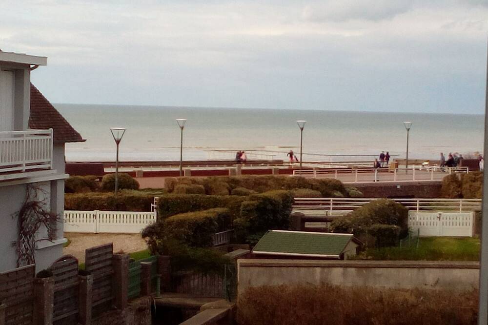 Appartement entier, Côté Plage. Studio tous neuf vue sur la mer in Veules-les-Roses, Région de Dieppe