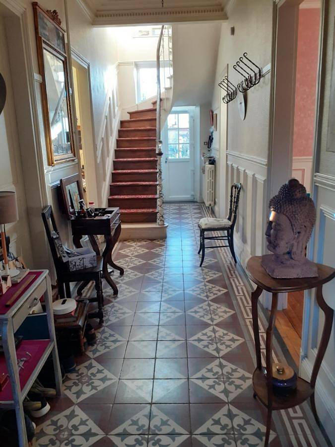 Gîte pour 9 personnes, avec terrasse ainsi que vue et jardin à Brosses - 4