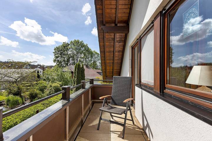 Appartement entier, Grand appartement à l’étage avec balcon et carte Dreiwelten près du Solemar in Bad Dürrheim, Forêt-Noire centrale