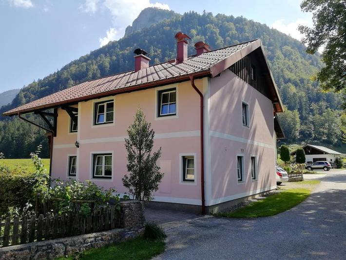 Ferienwohnung für 5 Personen, mit Balkon und Terrasse sowie Garten und Ausblick in Hintersee (Salzburger Land)