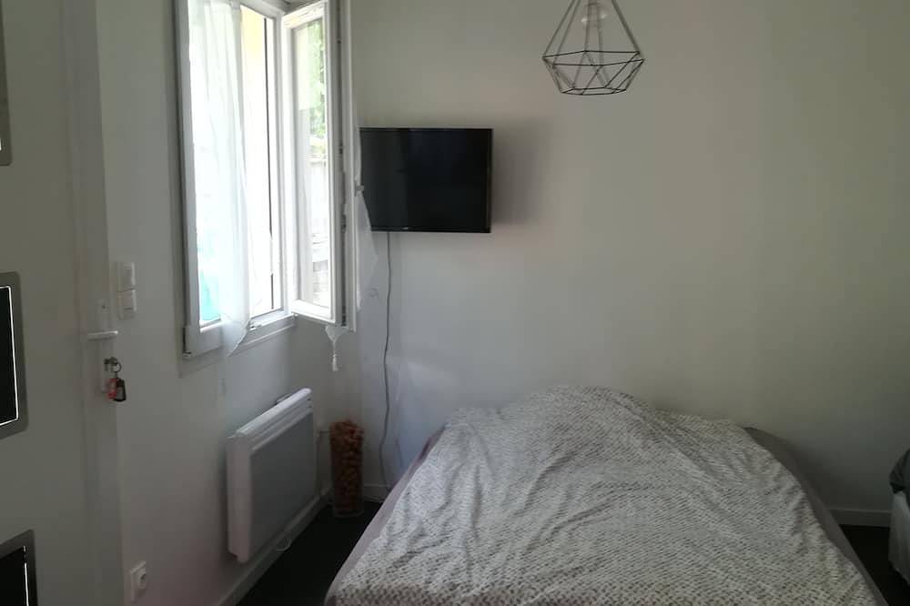 Appartement entier, Studio indépendant avec jardin, proche cathédrale de Reims in Bétheny, Marne