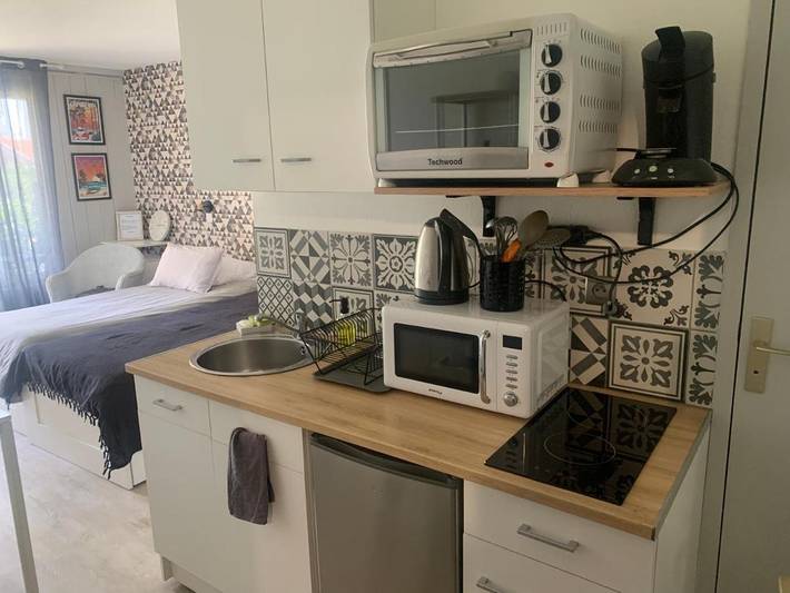 Gîte pour 2 personnes, avec jardin et terrasse, animaux acceptés dans Thermes des Arènes - 3