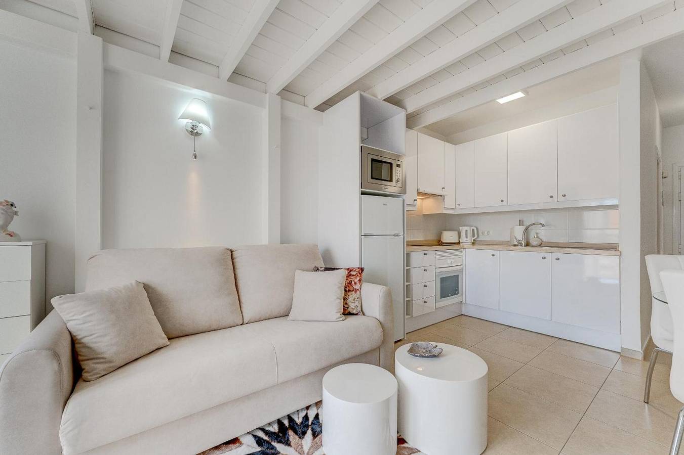 Entire apartment, Vacation Apartment 'Yucca Park' with Shared Pool, Wi-Fi & Air Conditioning in Playa del Duque, Adeje