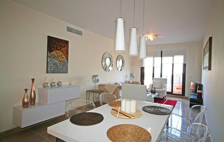 Entire holiday apartment, Sea-View Apartment with Pool & Parking in Playa del Angel (Estepona), Estepona