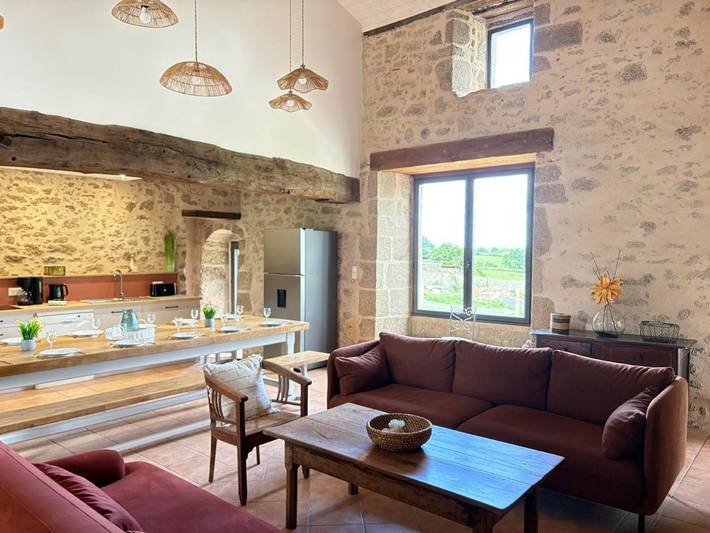 Location de vacances pour 12 personnes, avec Terrasse ainsi que Jardin et Vue à Saint-Malô-du-Bois