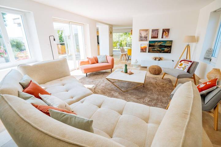 Location de vacances pour 10 personnes, avec piscine et balcon à Saint-Bris-le-Vineux