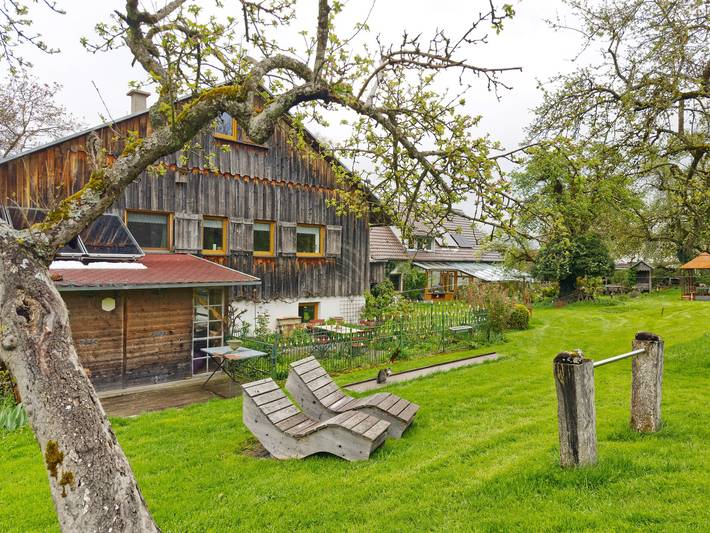 Ganze Wohnung, Ferienwohnung 'Schneckenhaus' mit Gemeinschaftsgarten, Balkon und Wlan in Ostrach, Region Bodensee-Oberschwaben