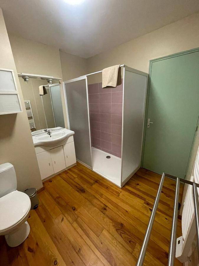 Gîte pour 4 personnes, avec balcon dans Lac de Naussac - 2