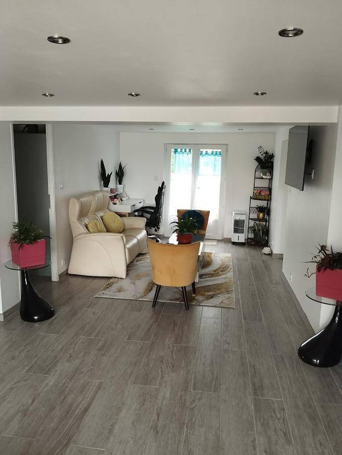 Appartement entier, Nice apartment 1 hour from Paris and 45 minutes from Orléans in Ferrières-en-Gâtinais, Région de Montargis
