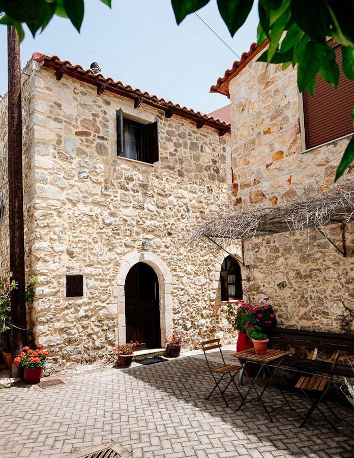 Location de vacances pour 4 personnes, avec Terrasse ainsi que Jardin et Vue ó Zarós